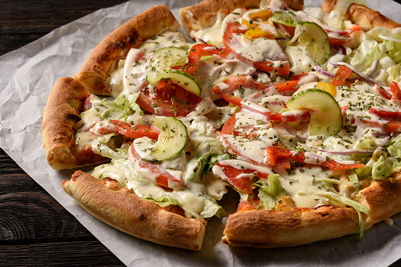 A fresh vegetarian pizza